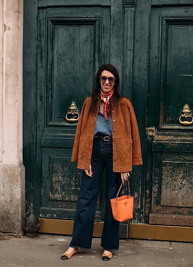 Imagen - Un look combinado con bolso en naranja. Foto: Launchmetrics spotlight