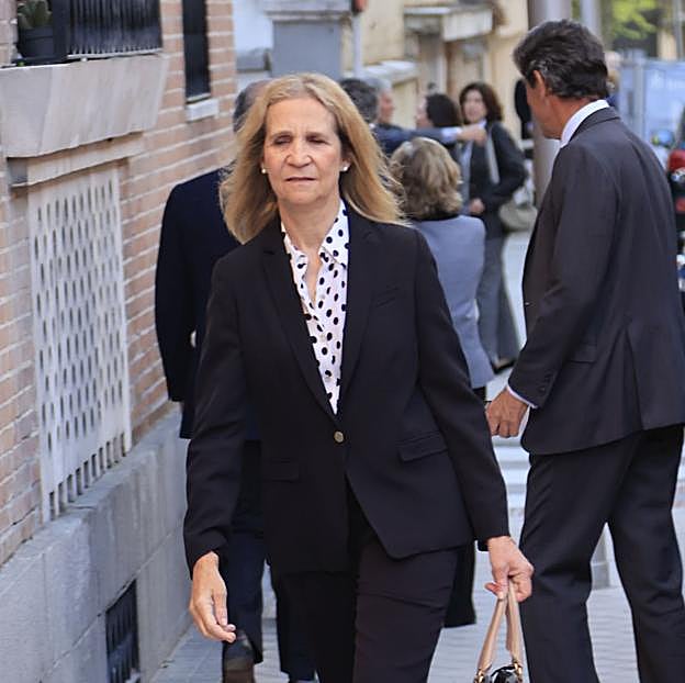 La infanta Elena acude al funeral de la madre de su amigo Borja del Prado que se celebró en El Viso, en Madrid. 
