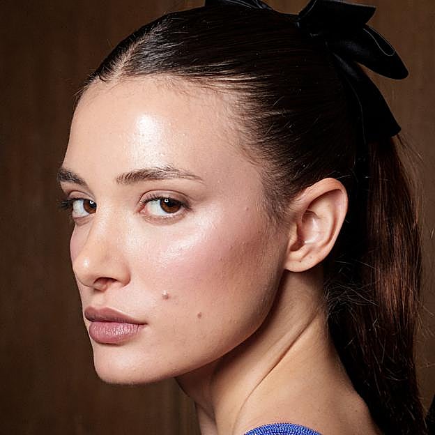 No utilizaba muchos iluminadores hasta que encontré este que hidrata la piel