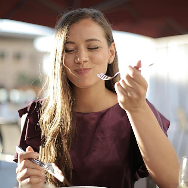 Pablo Ojeda, nutricionista: «Debería ser obligatorio comer encurtidos y pepinillos en vinagre en todas las comidas»