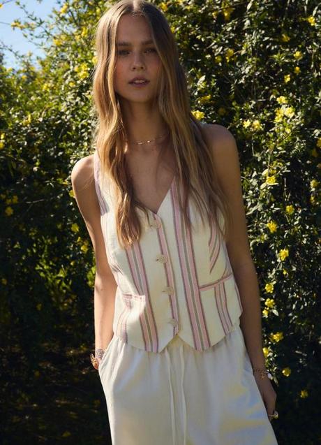 Imagen - Chaleco de rayas de Stradivarius (22,99 euros)