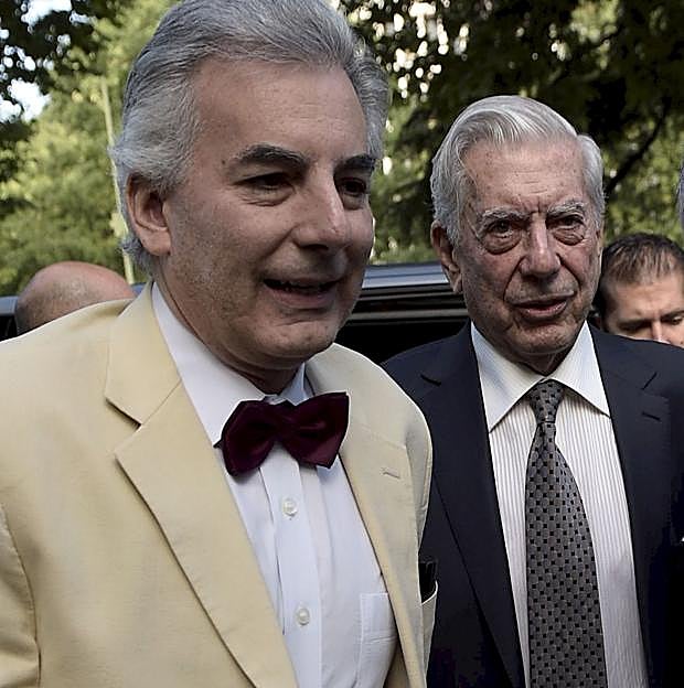 Así es Álvaro, futuro marqués de Vargas Llosa: historiador, divorciado y con una nueva relación sentimental