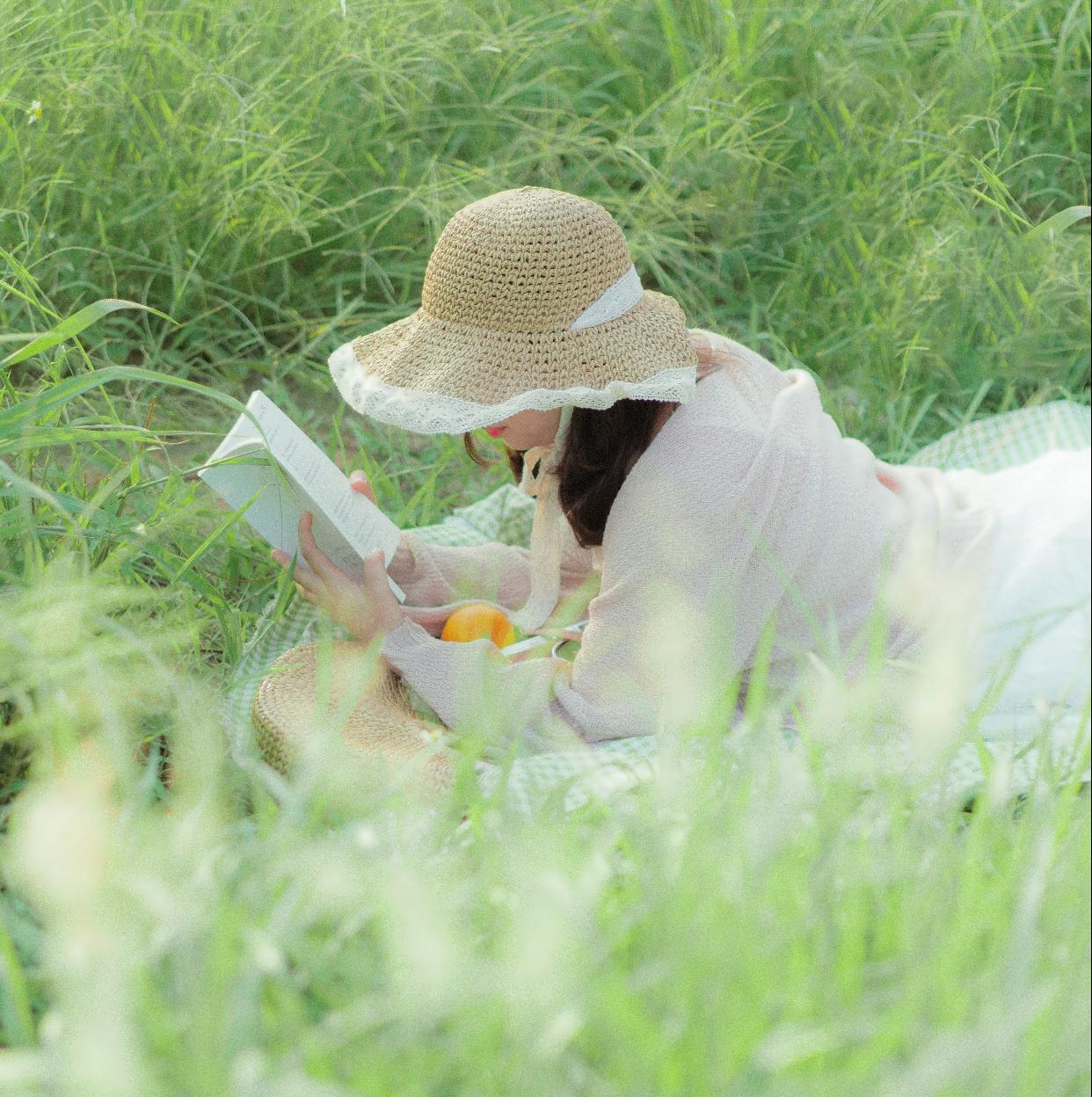 Al placer de leer con buen tiempo se suma el hacerlo sin prisas, como en estas vacaciones de Semana Santa. 