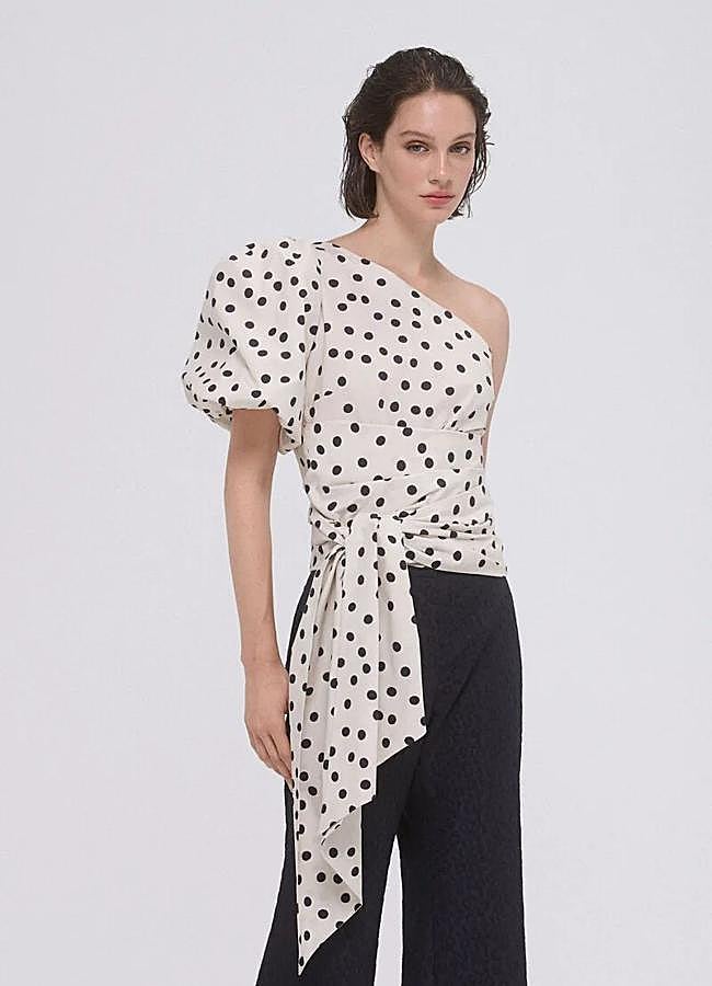 Imagen - Blusa de lunares asimétrica