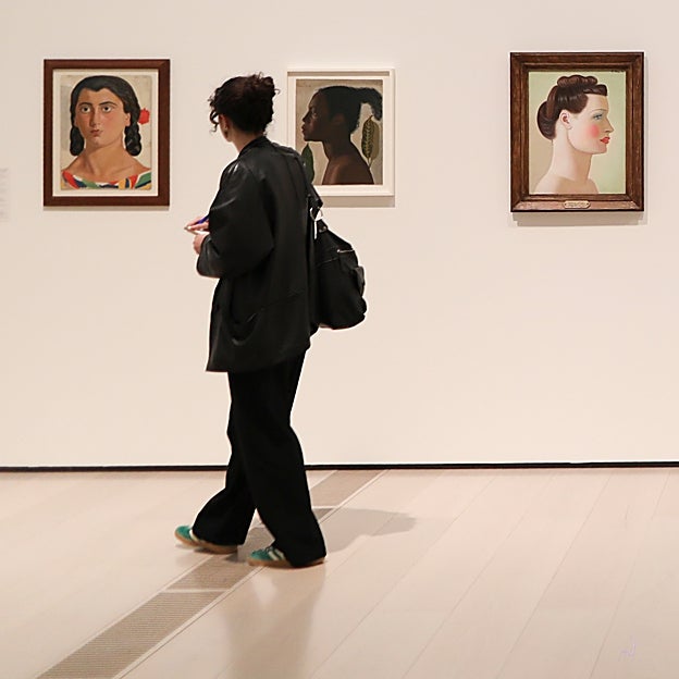 Cuadros de Maruja Mallo expuestos en el Centro Botín. 