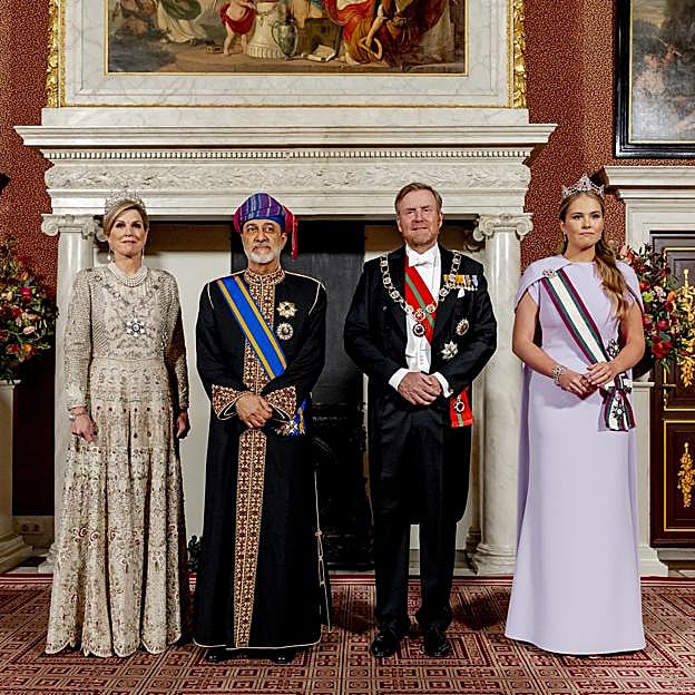 Máxima de Holanda, el sultán de Omán, Guillermo de Holanda y Amalia de Holanda.