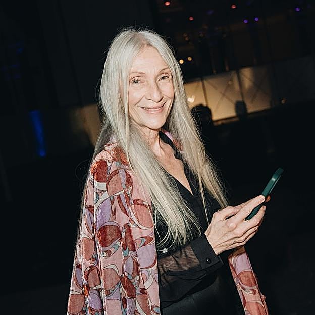 Melenas plateadas: los mejores champús para cabellos con canas que fortalecen, hidratan y matizan