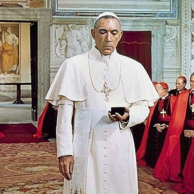 Anhony Quinn como Kiril Lakota, protagonista de Las sandalias del pescador.