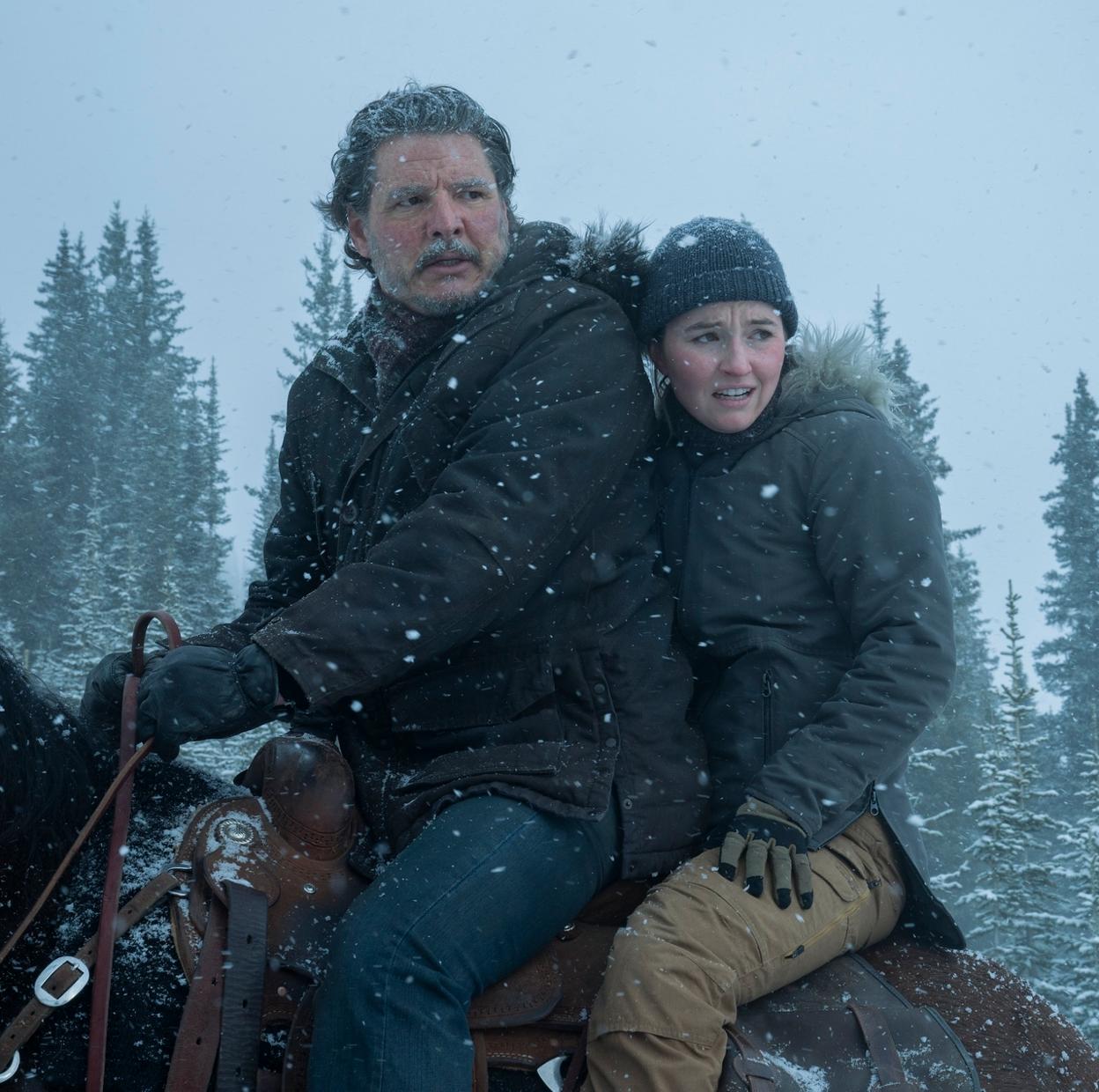 Pedro Pascal como Joel y Kaitlyn Dever como Abby en una imagen del segundo episodio de la segunda temporada de The Last of Us. 