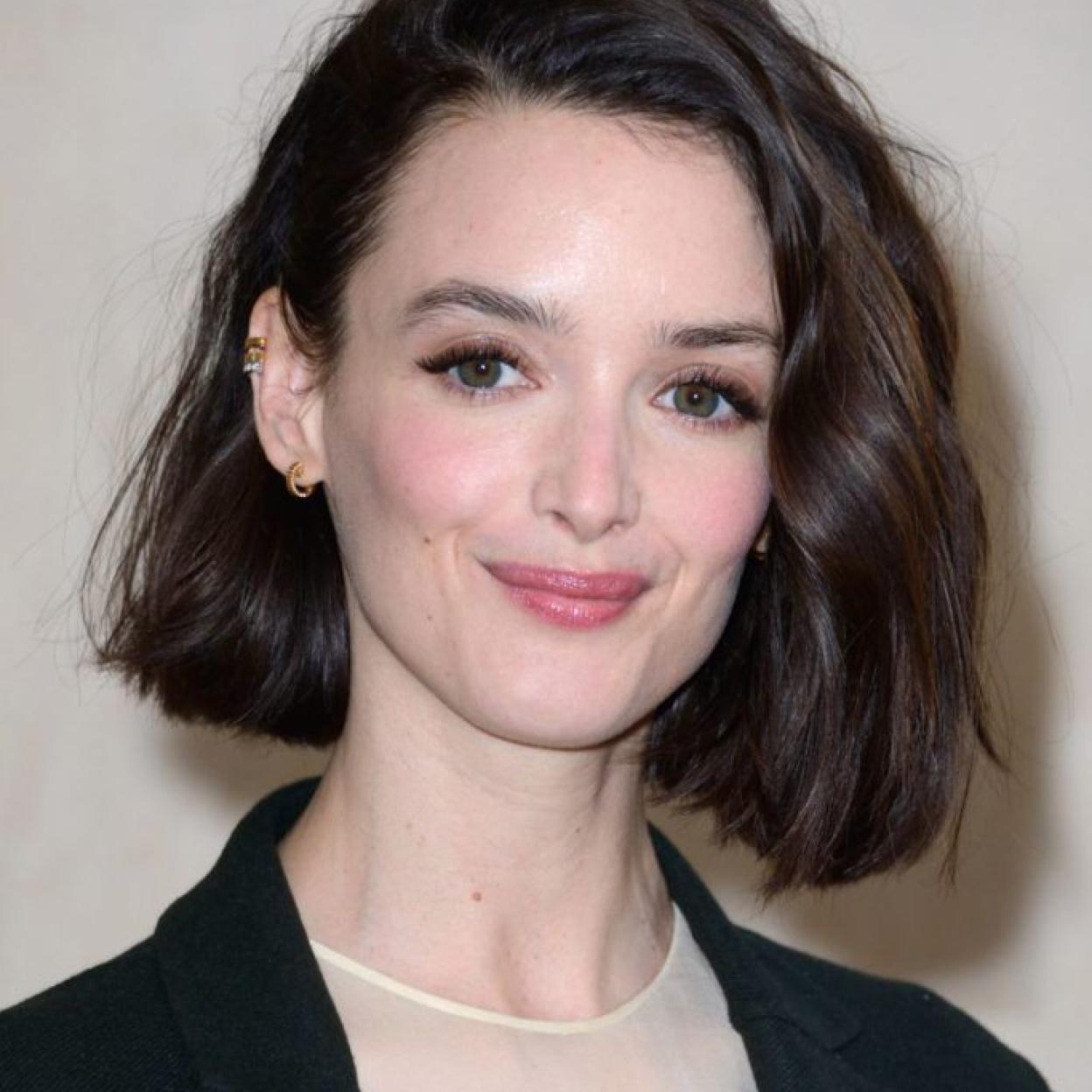 Charlotte Le Bon con mirada luminosa