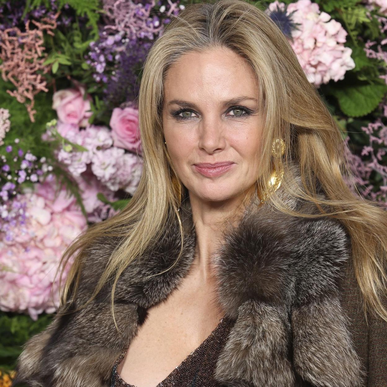 Genoveva Casanova tuvo una relación sentimental con Gonzalo Vargas Llosa. 