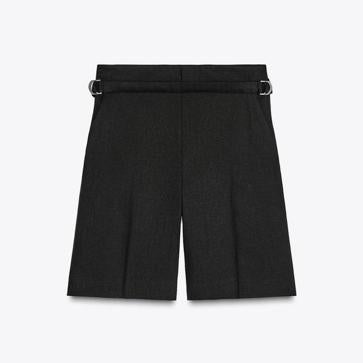 Imagen secundaria 1 - Blazer cruzada mezcla lino ZW Collection de Zara (89,95€)/ Bermudas mezcla lino ZW Collection de Zara (49,95€)/ Bota tacón fino de Zara (35,99€)