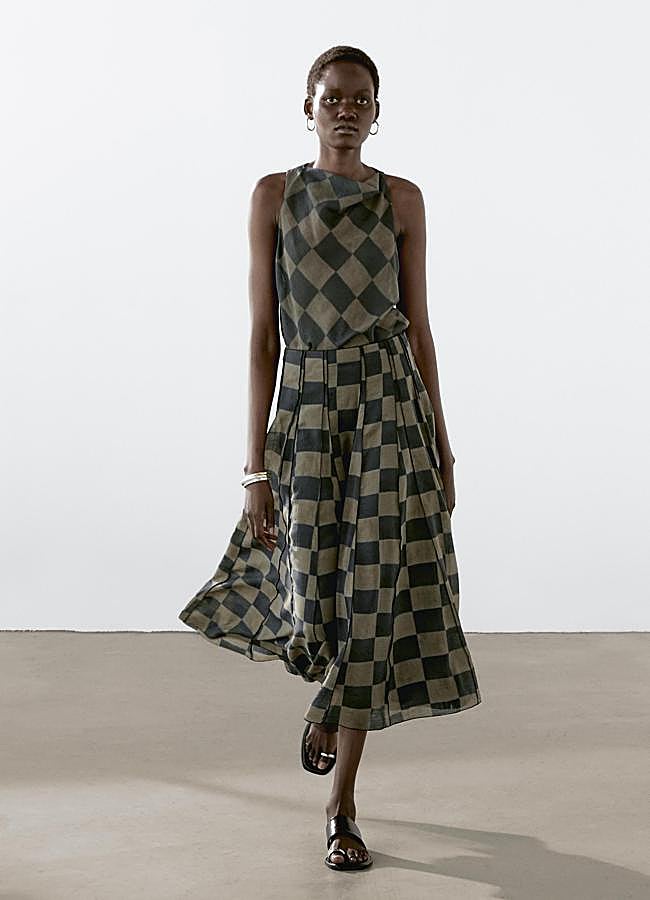 Imagen - Falda de cuadros de Massimo Dutti, 79,95 euros.