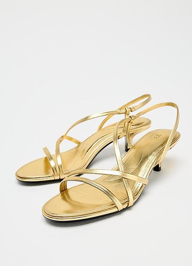 Imagen - Sandalias de tacón bajo doradas