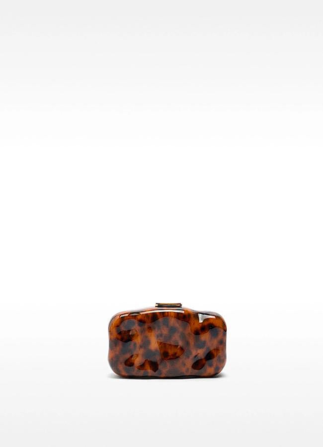 Imagen - Clutch desigual con estampado animal print de Parfois, 39,99 euros.