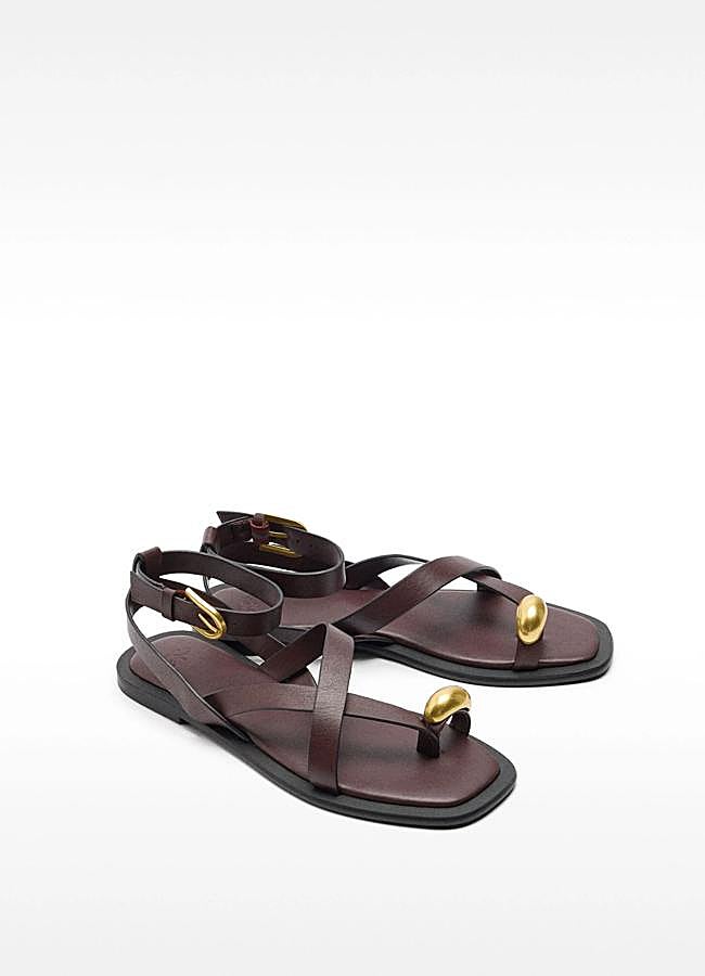 Imagen - Sandalias de piel con adorno dorado