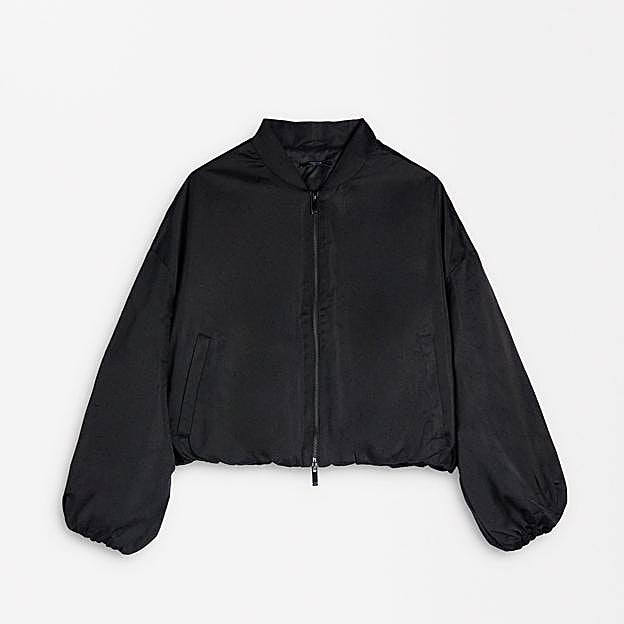 Chaqueta leve con bolsillos (49,99€)