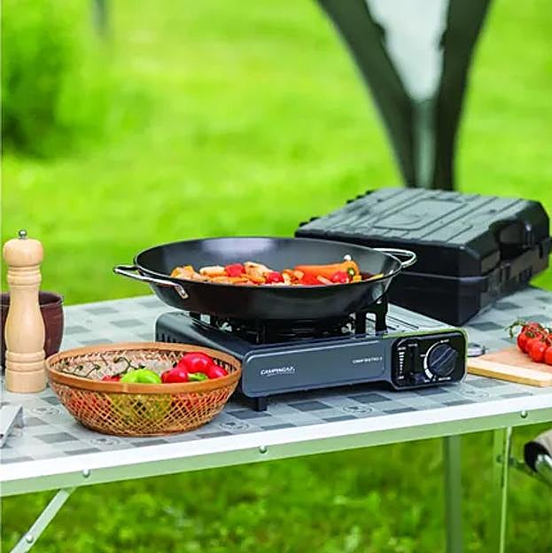 Hornillo Camp Bistró 3 de Campingaz, disponible en Leroy Merlin.