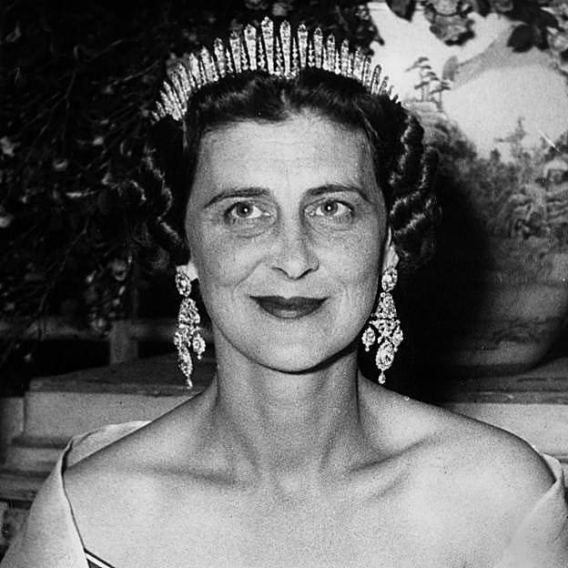 Marina de Grecia y Dinamarca. 