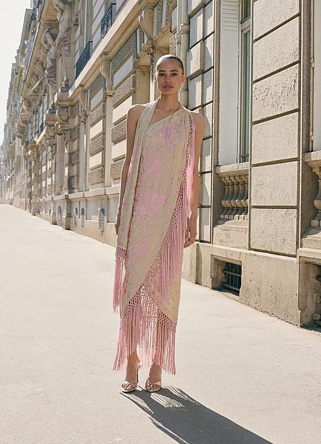 Imagen - Vestido con estampado de flores y detalle de flecos de Mango. 