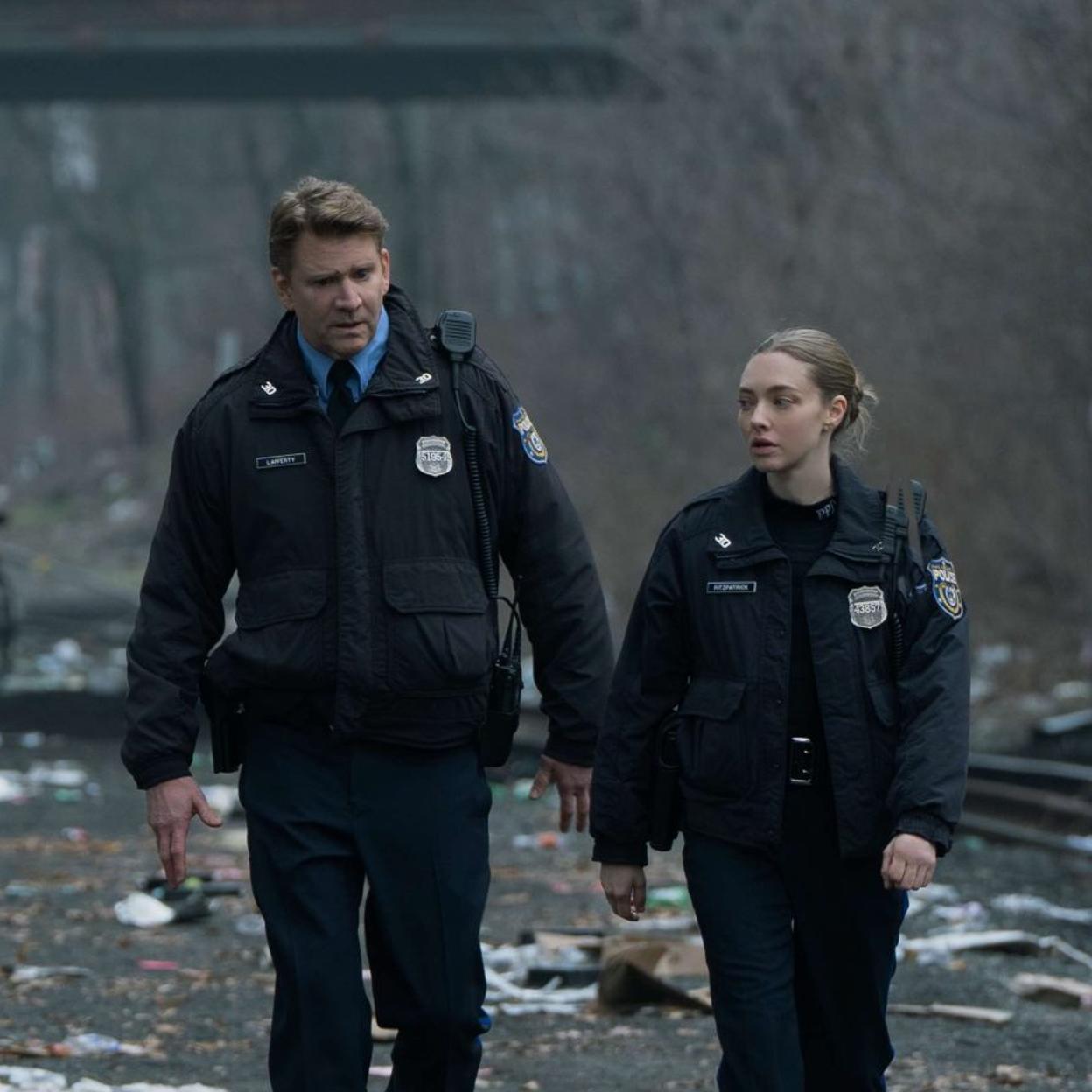 Dash Mihok como Eddie Lafferty y Amanda Seyfried como Mickey en una imagen de El largo río de las almas.