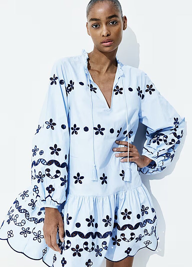 Imagen - Vestido corto azul estampado H&M.