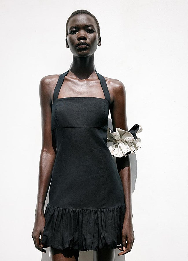 Imagen - Vestido mini bajo abullonado de Zara.