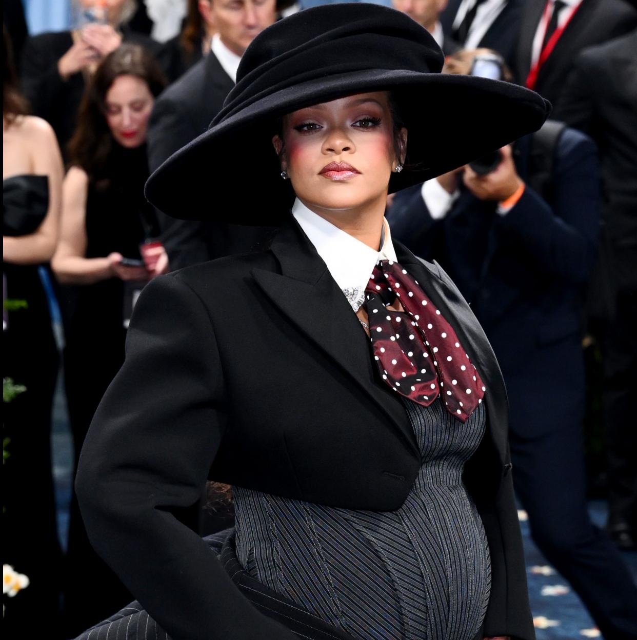 Rihanna embarazada en la Gala MET 2025
