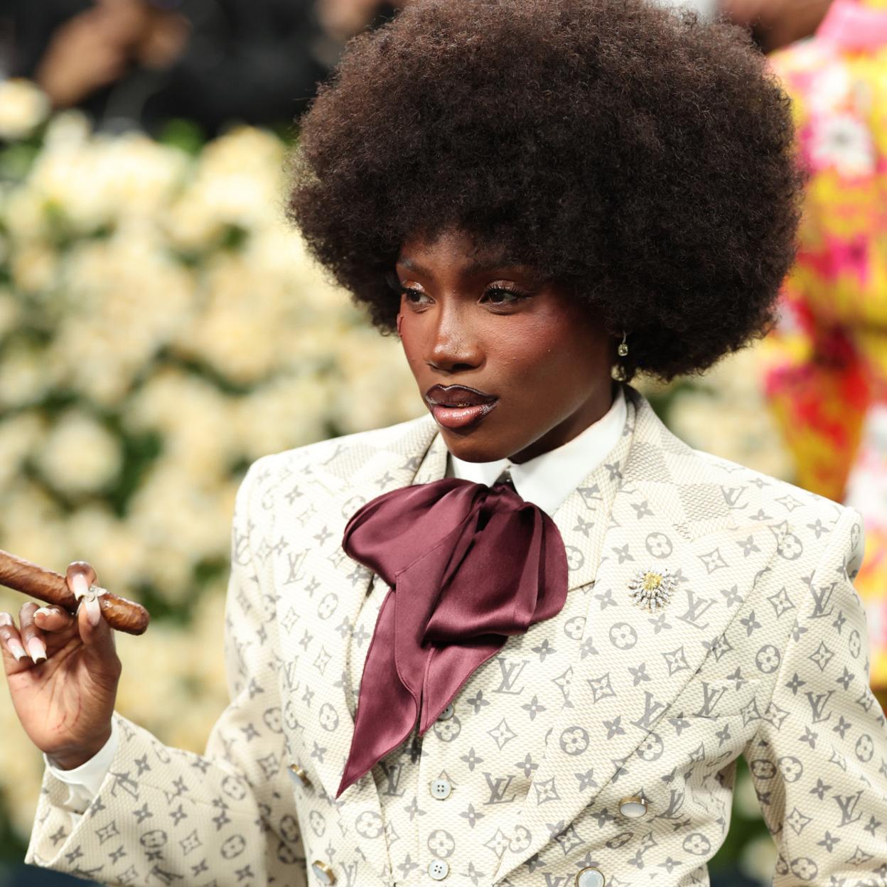 La cantante Doechii con un look dandy en la Gala MET 2025. 