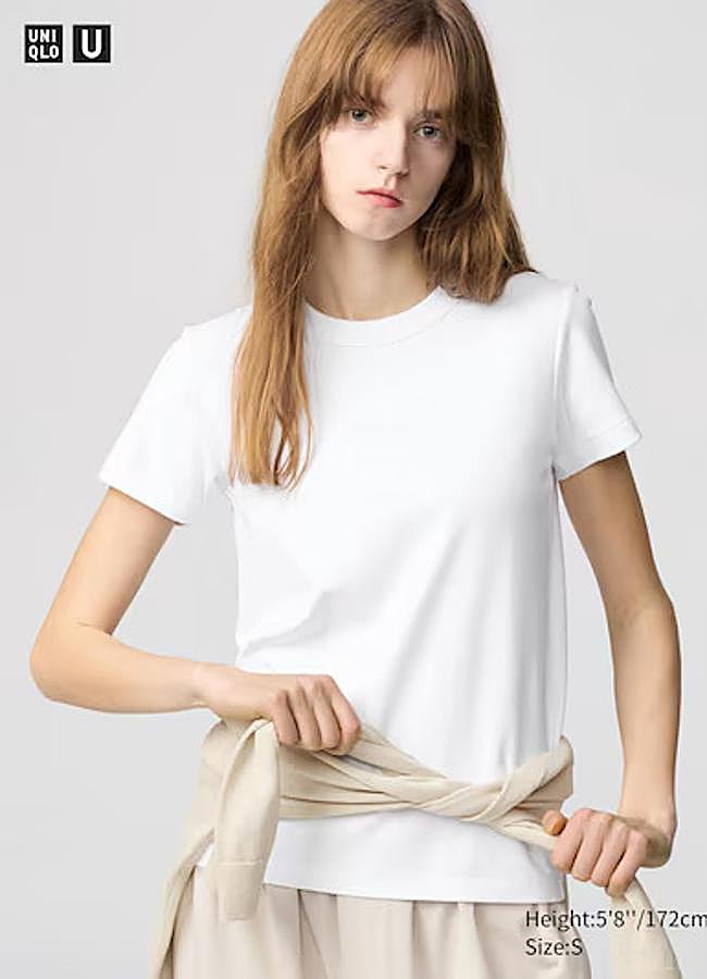 Imagen - Camiseta blanca básica de Uniqlo (14,90 euros).