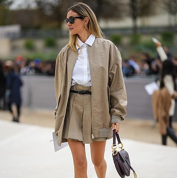 Faldas de tablas cortas para llevar en primavera con mocasines y sandalias