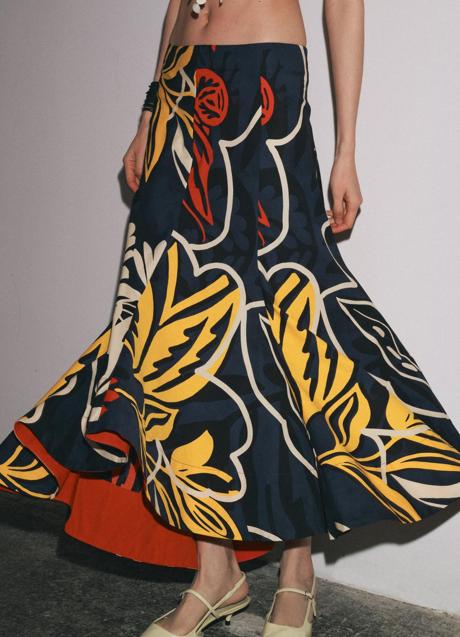 Imagen - Falda midi de Zara (49,99 euros)