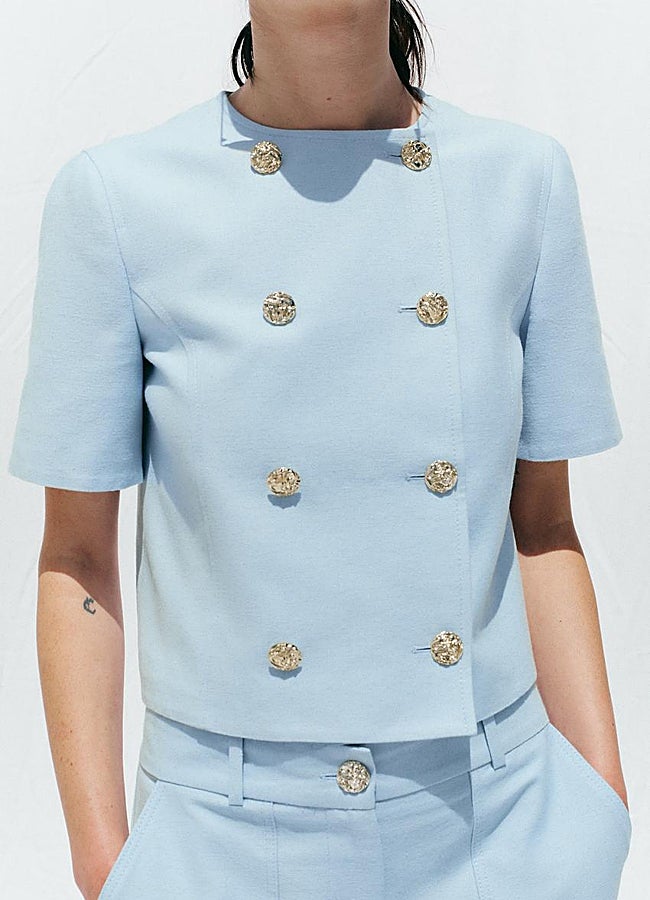 Imagen - Blazer corta cruzada Zara.