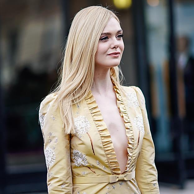 Los vestidos amarillo mantequilla son virales: combinan con todo y quedan bien a todas 