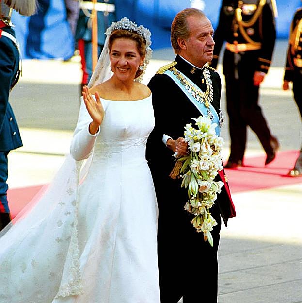 El vestido de novia de la infanta Cristina firmado por Lorenzo Caprile. 