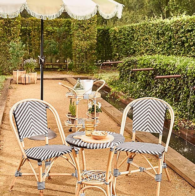 Los muebles de terraza y jardín más bonitos para el buen tiempo están en H&M Home