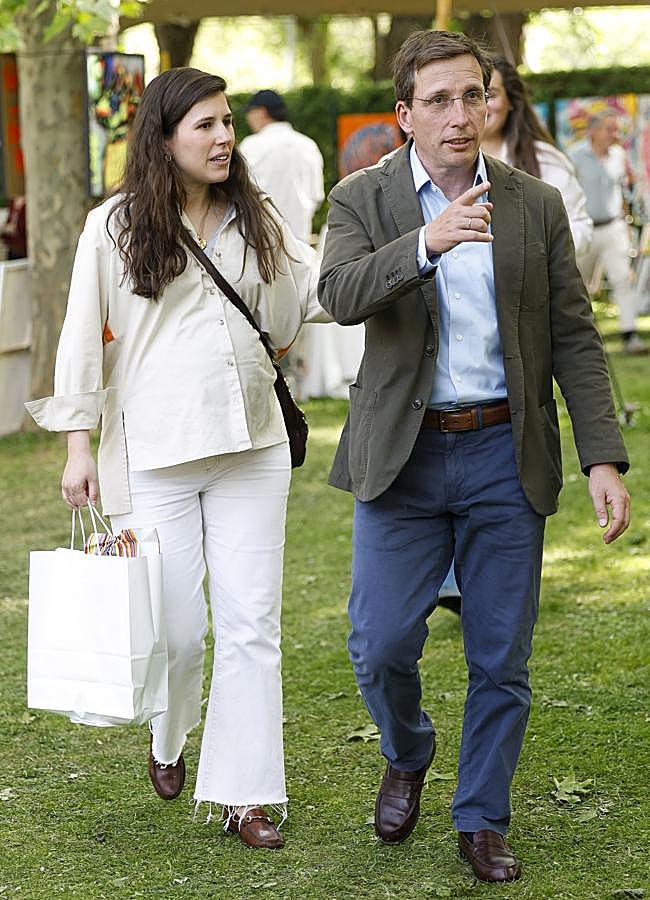 Imagen - Teresa Urquijo con un look con pantalones bancos. / GTRES