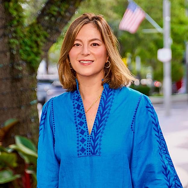 Ni Tamara Falcó ni Isabel Preysler, el mejor look de invitada lo ha llevado Chábeli Iglesias