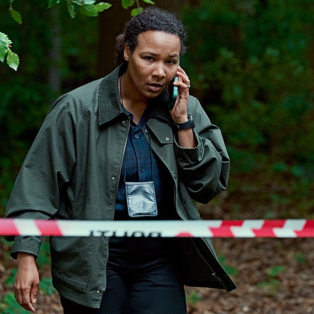 Aicha (Sara Fanta Traore), parece la única policía interesada en encontrar a Ruby.