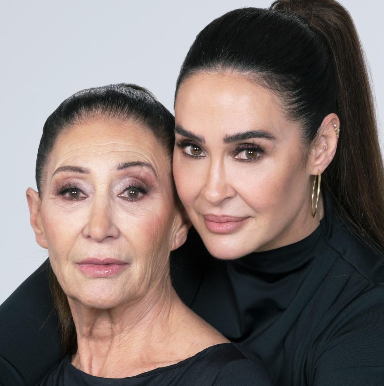 Vicky Martín Berrocal con su madre, Victoria Martín, las protagonistas de Las Berrocal. 