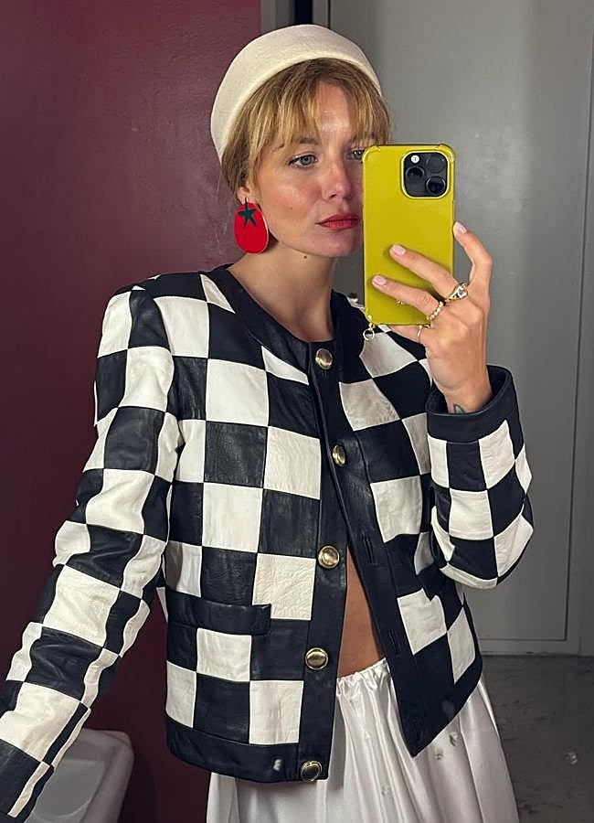 Imagen - Maafalda Patricio con chaqueta de cuadros/@mafaldapatricio