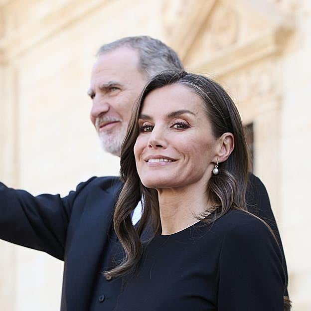 El álbum de enamorados de Felipe y Letizia: las fotos de cariño y complicidad en 2025 que demuestran que su relación de pareja es real