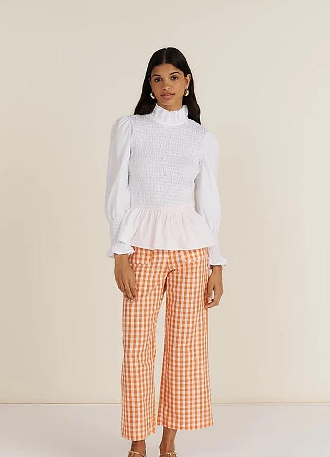 Imagen - Blusa blanca con fruncido de María de la Orden.