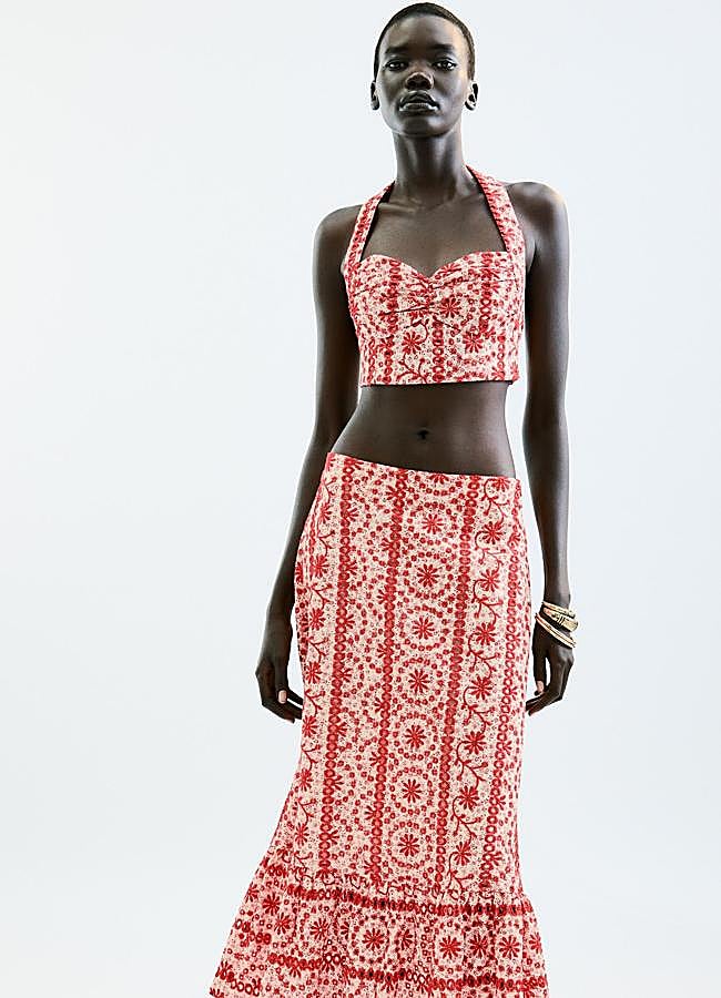 Imagen - Conjunto de falda y top rojo de Zara: falda 39,95 euros y top 25,95 euros.