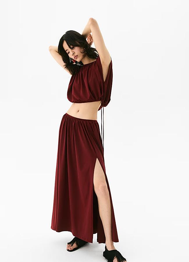 Imagen - Conjunto de maxifalda de H&M: top 24,99 euros y falda 29,99 euros.