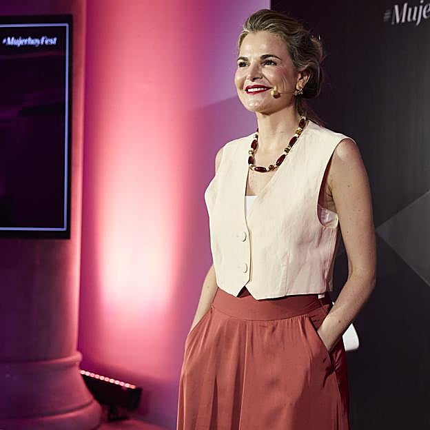 Marta Masi impartiendo un taller de cuidado capilar