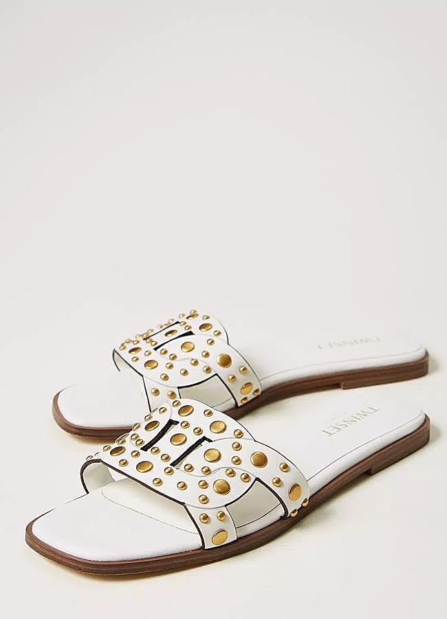 Imagen - Sandalias de pala de piel con tachuelas de Twinset, 286 euros.