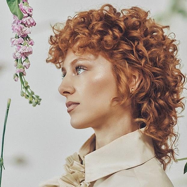 Producción: Salón Cheska. Fotografía: Erea Azurmendi. Estilismo: Verónica Suárez. Maquillaje y peluquería: Salón Cheska.