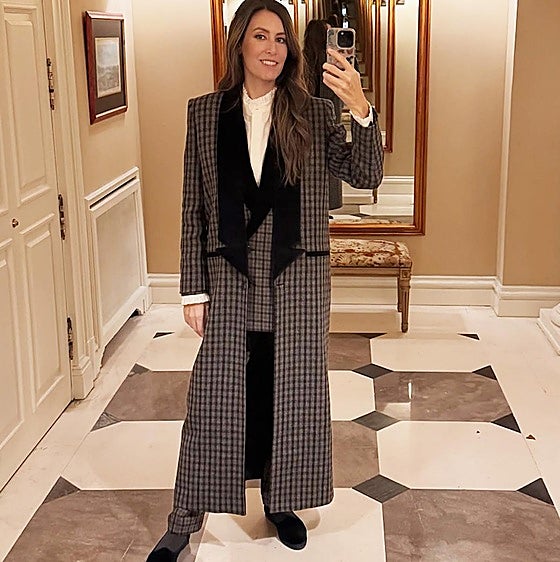 Ana Boyer copia a Eugenia de York y confirma que los abrigos más elegantes están en esta firma made in Spain