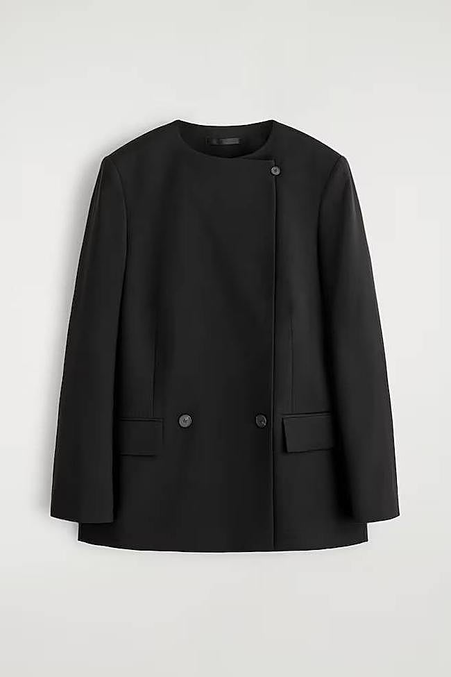 Blazer estructurado de lana sin cuello (299€)